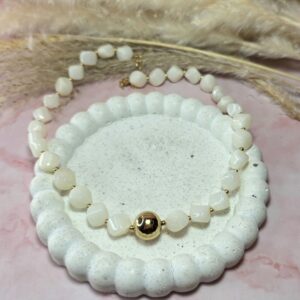 WHITE BEADS NECKLACE